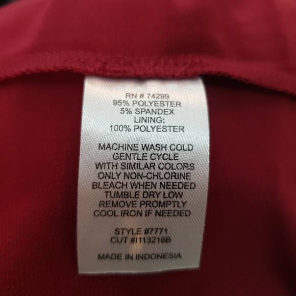 Cute Burgundy dress - Picture 3 of 4